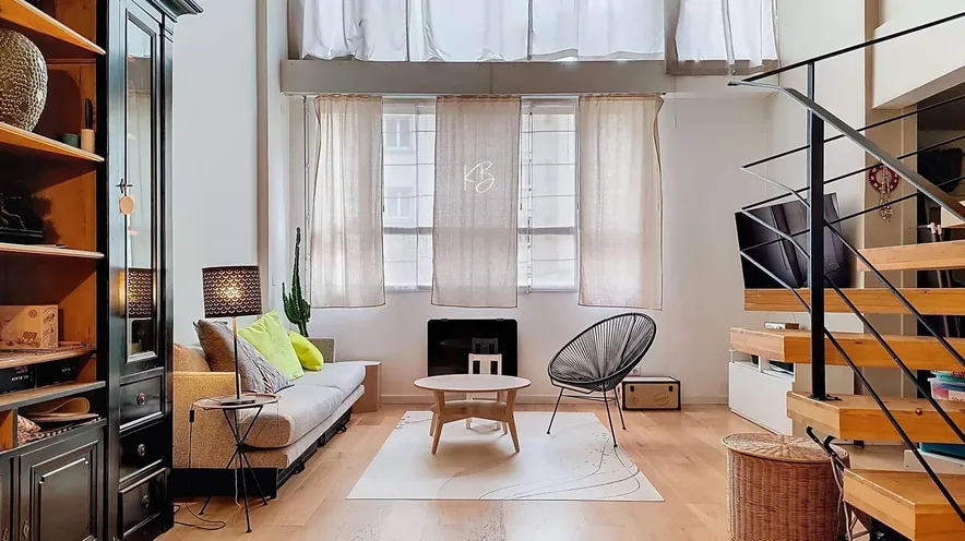 CHAVILLE – DUPLEX 120m² - SEJOUR 48m² - 3 CHAMBRES – 3 SALLES D’EAU – 1 PARKING – BEAUX VOLUMES - LUMINEUX