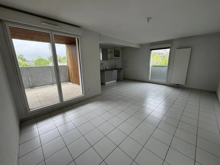 Appartement vendu loué T3, 68m², terrasse, 2 places de parkings