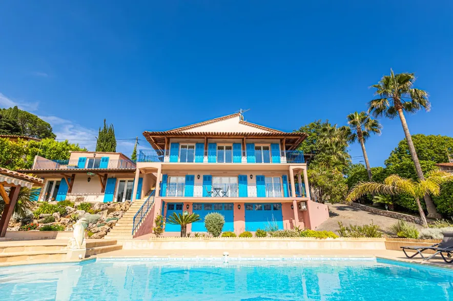 Superbe propriété avec vue imprenable et piscine à débordement - Cagnes-sur-Mer