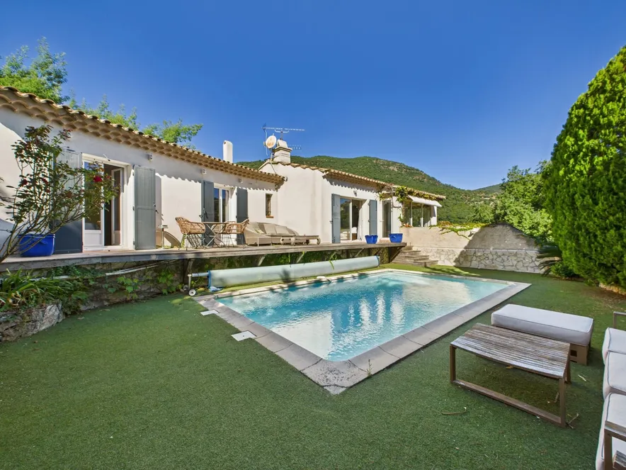 CAVALAIRE SUR MER - CADRE VERDOYANT - VILLA 145M2